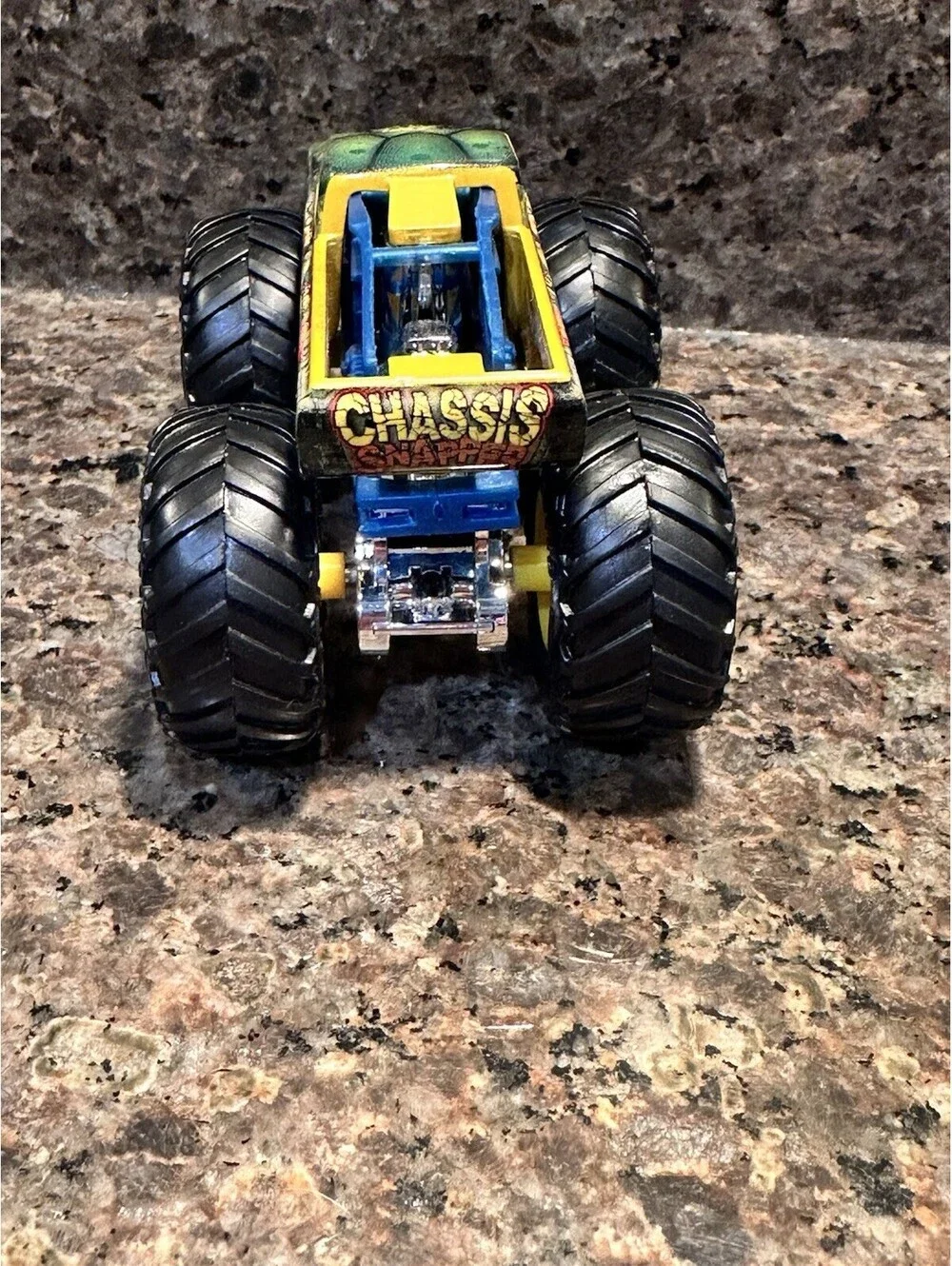 Hot Wheels Monster Trucks Chassis Snapper 1/64 Scale Diecast